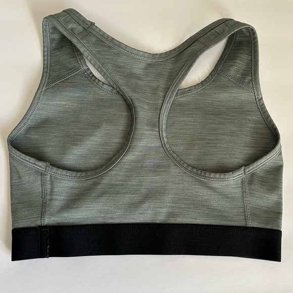 🩷NIKE SPORTS BRA SOACE GRAY LOGO WORKOUT SIZE SMALL DRIFIT WORKOUT GYM RUNNING - Picture 5 of 8